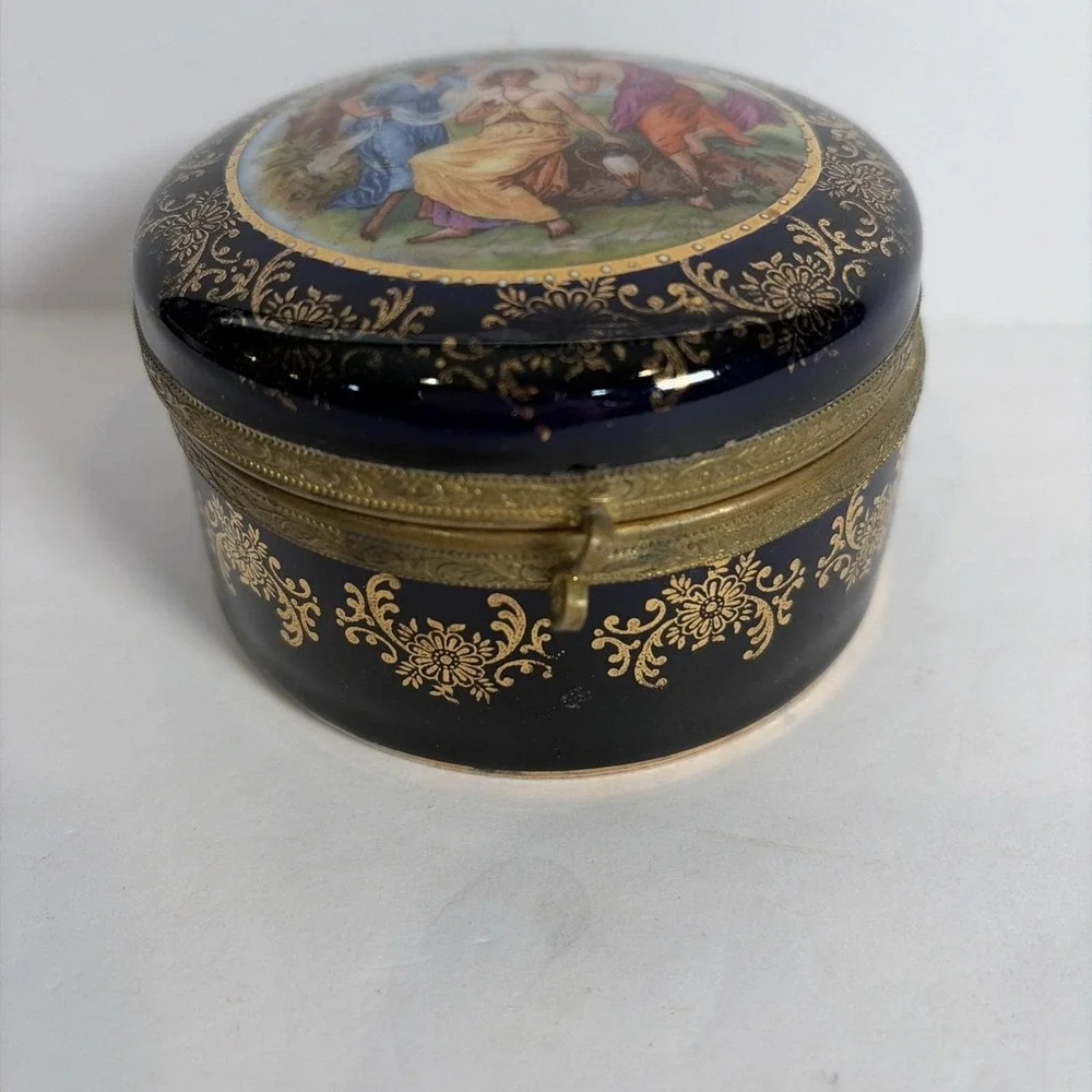 Baroque Round Trinket Powder Hand painted Box Germany Mirror Inside